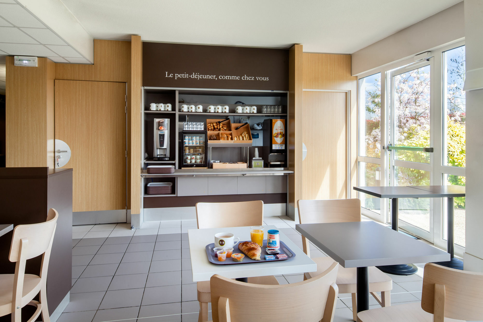 B&B Hotel Évreux Eksteriør bilde